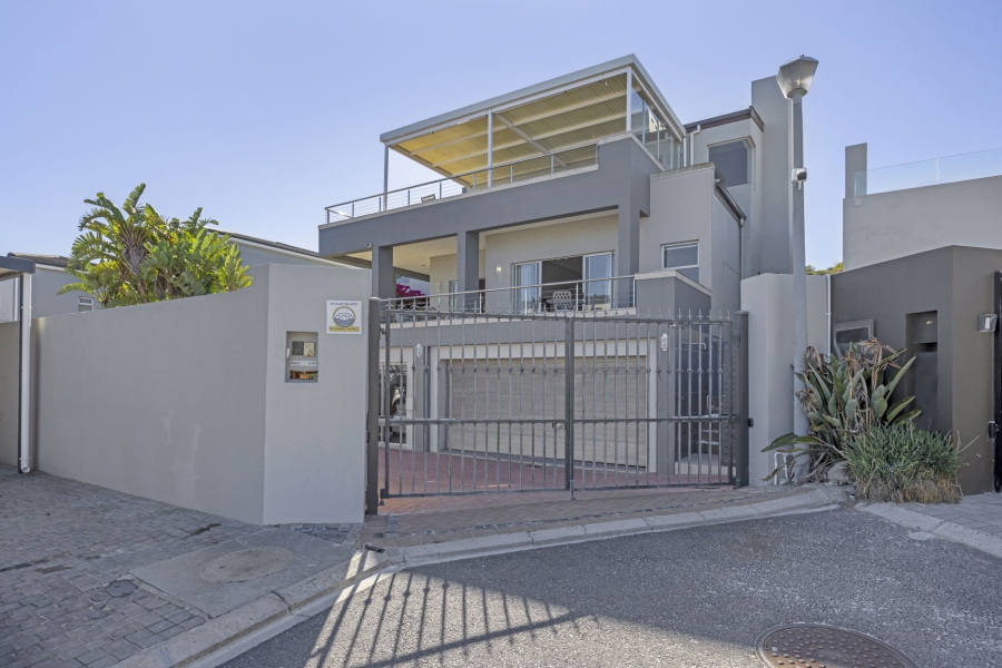 To Let 5 Bedroom Property for Rent in Big Bay Western Cape